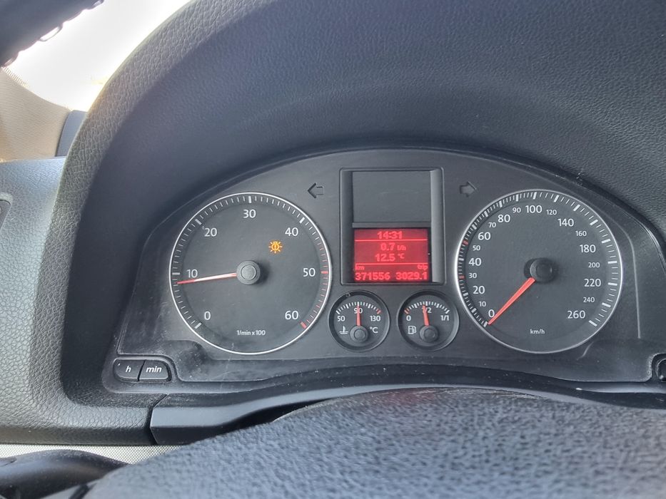 Vând Golf 5 1.9 TDI