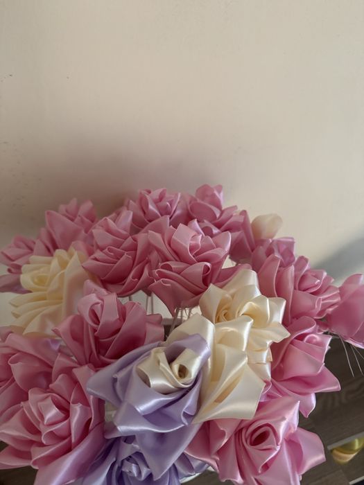 Ръчно изработени рози от сатен