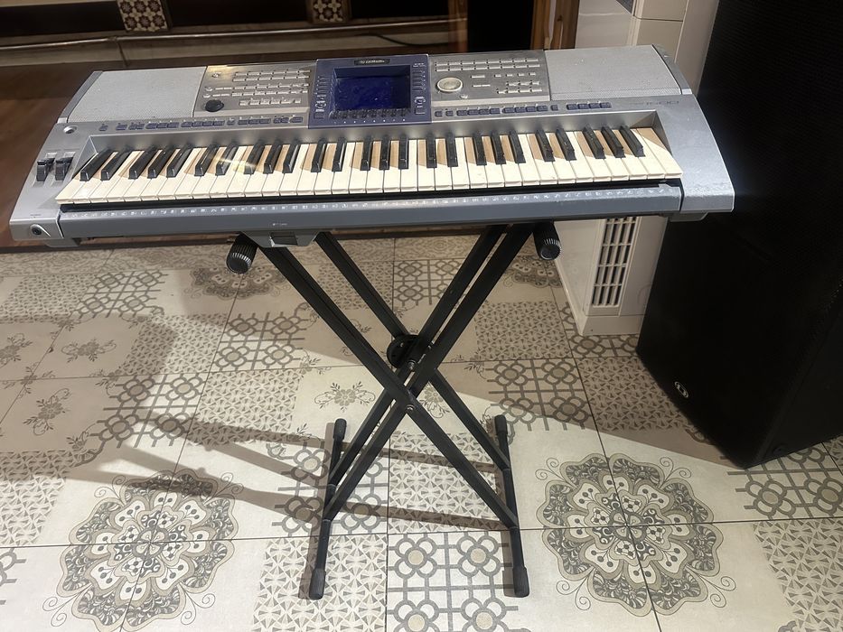 Yamaha PSR-1500.