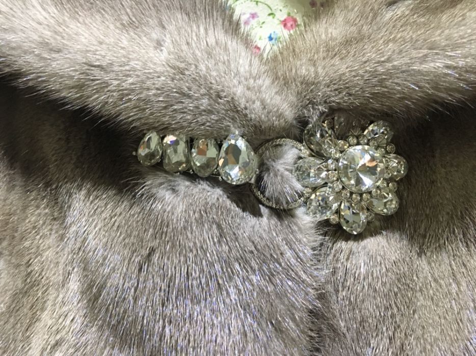 Vesta blana naturala de vizon de Danemarca