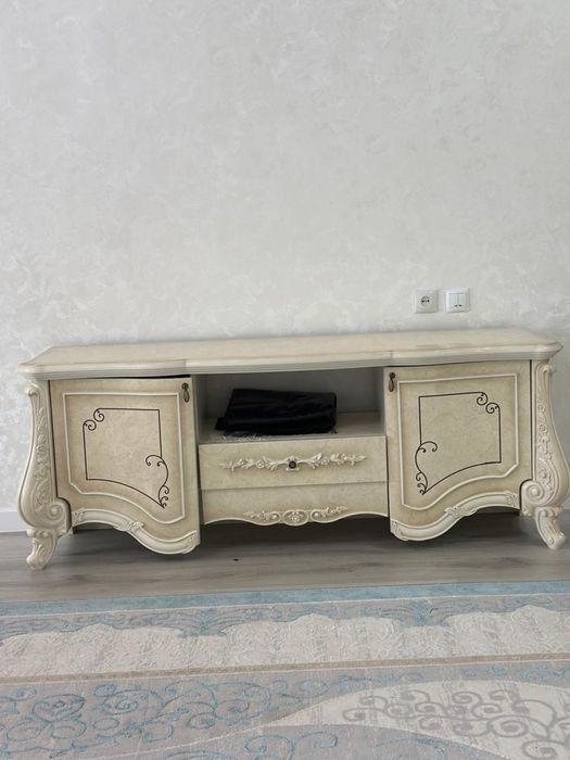 Продам срочна сервант