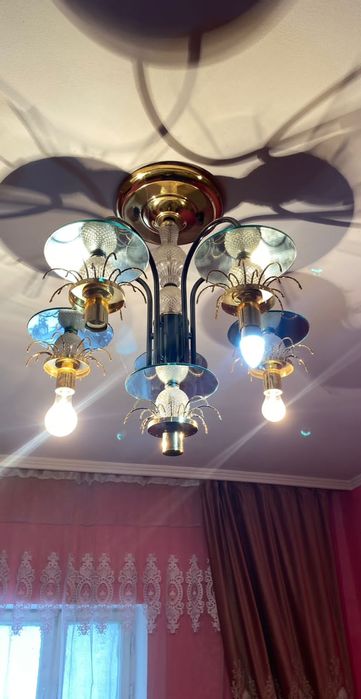 Люстры гостинный
