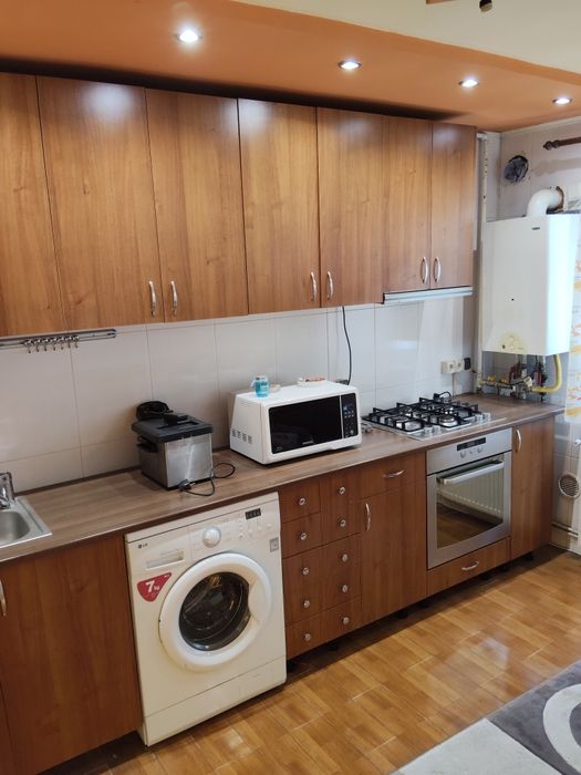 Apartament 3 camere decomandat mobilat complet