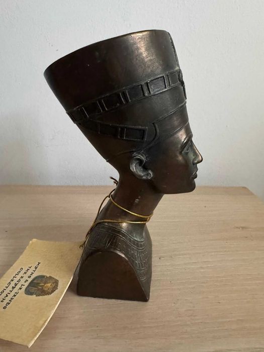 Bust Nefertiti Myths & Legends – The Egyptian Collection, cu etichetă, 16 cm