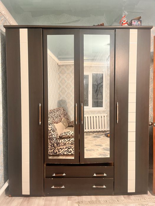 Продам спальный шкаф