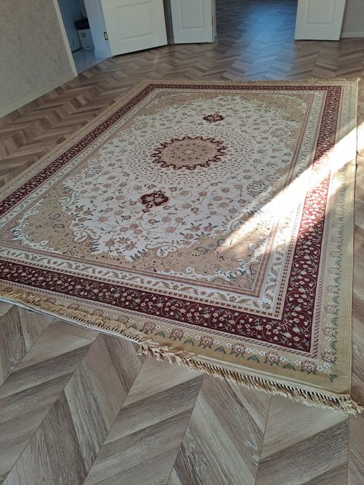 Продаётся ковёр срочно