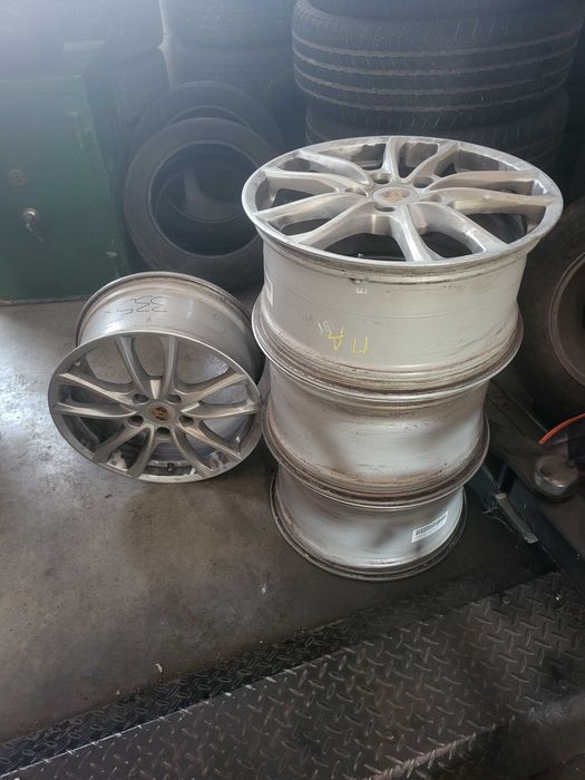 Джанти, оригинални за Porcshe Panamera 19 цола