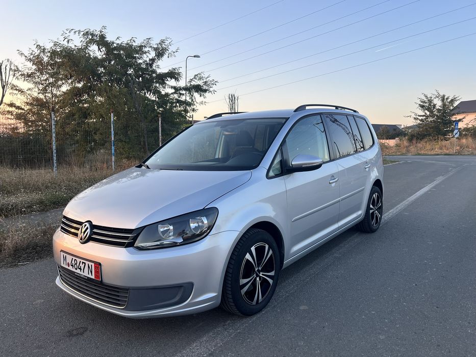 VOLKSWAGEN Touran 2012 — imagine 3