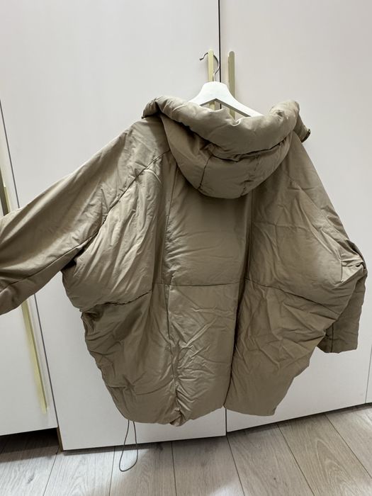 Продам бежевый пуховик