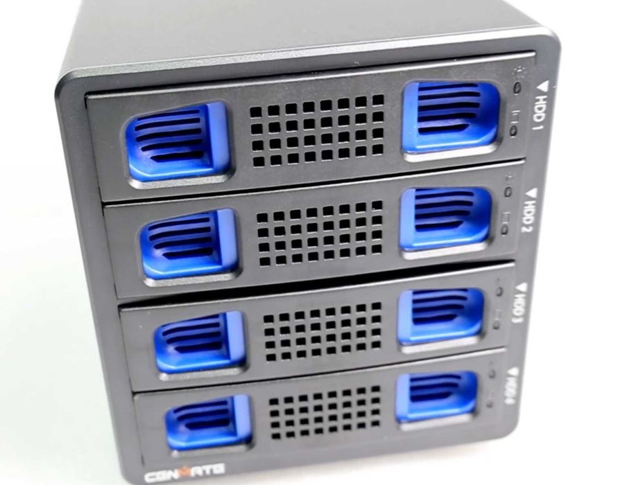 Carcasa hard disk CENMATE cu 4 bay-uri pentru HDD sau SSD SATA