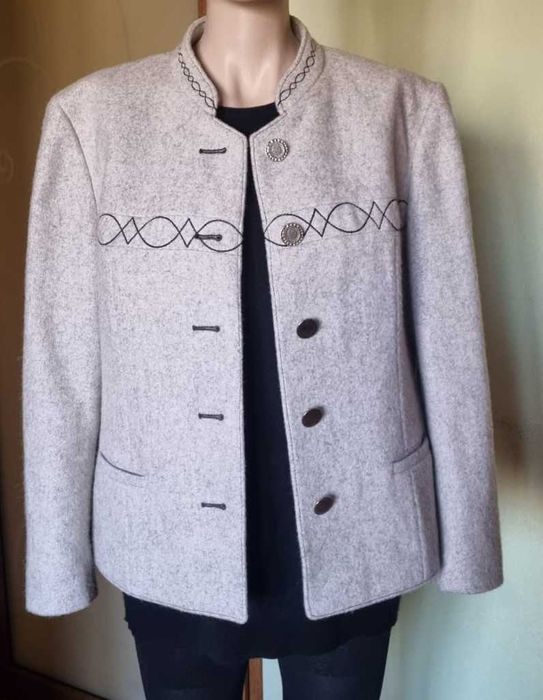 Sacou-jacheta elegant, gri deschis, 80% lana, marimea 44,