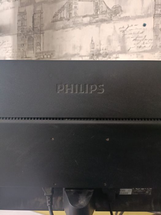 Монитор Philips 23.6 дюйма