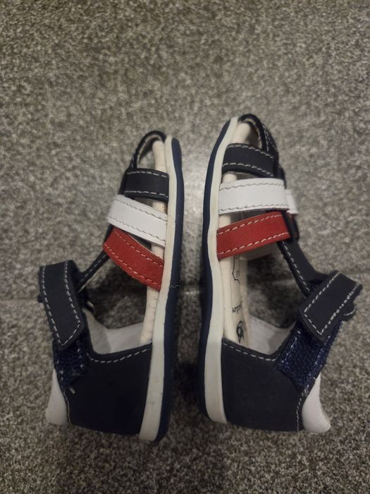 Детски кожени сандали