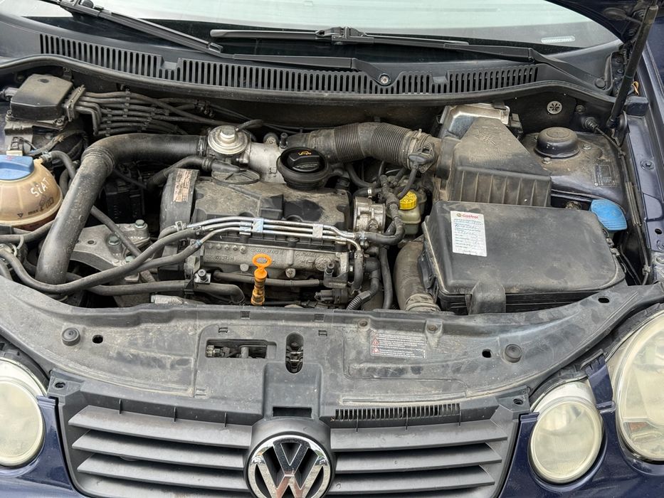 Far Volkswagen dezmembrari VW Polo 9N  an 2004  euro3  cod AMF