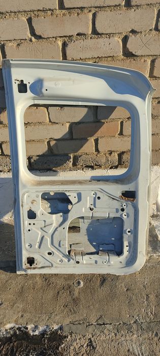 Продам Дверь ларгус