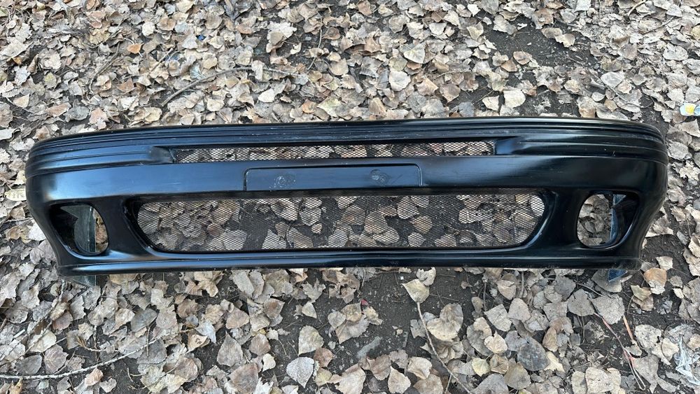 Передний бампер Subaru Legacy BC /BF ( Зубила)