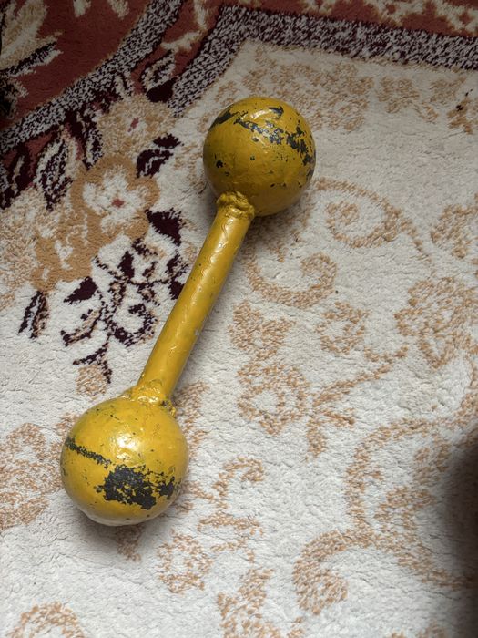 Гантел с весом 3 кг