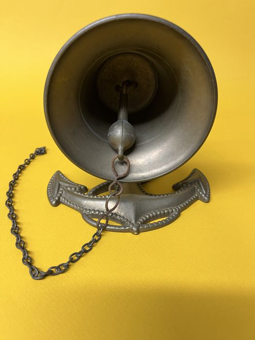 Стара,бронзова,корабна камбана