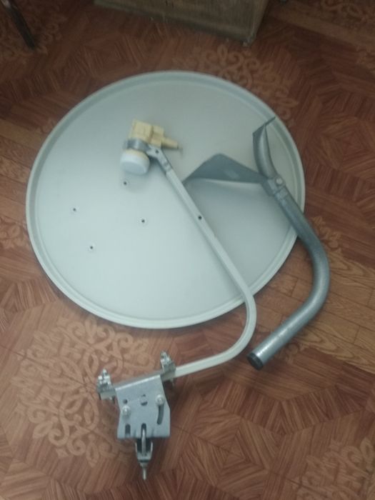 Интернет-центр, спутниковая антенна