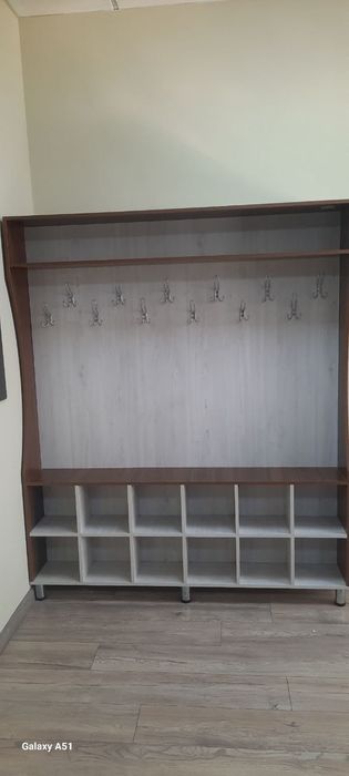 Продам шкаф прихожку двухсторонный кюпе