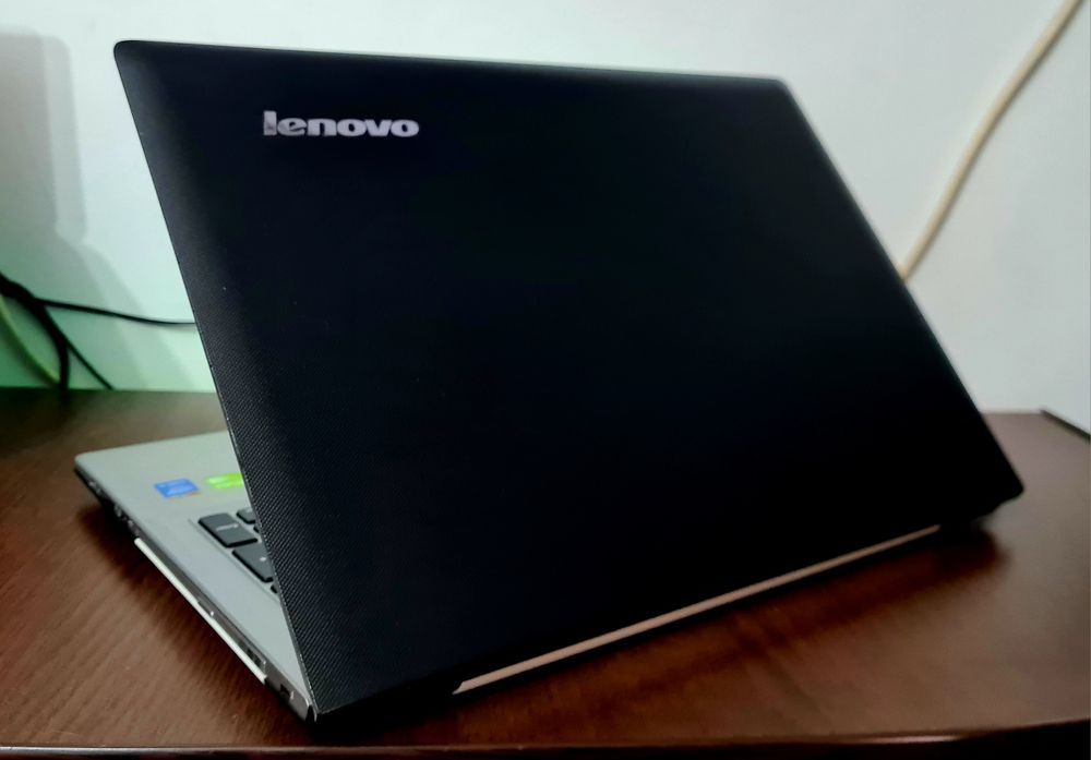 Laptop gaming Lenovo cu procesor i5 Haswell /Placa video 4Gb /8 GbRam