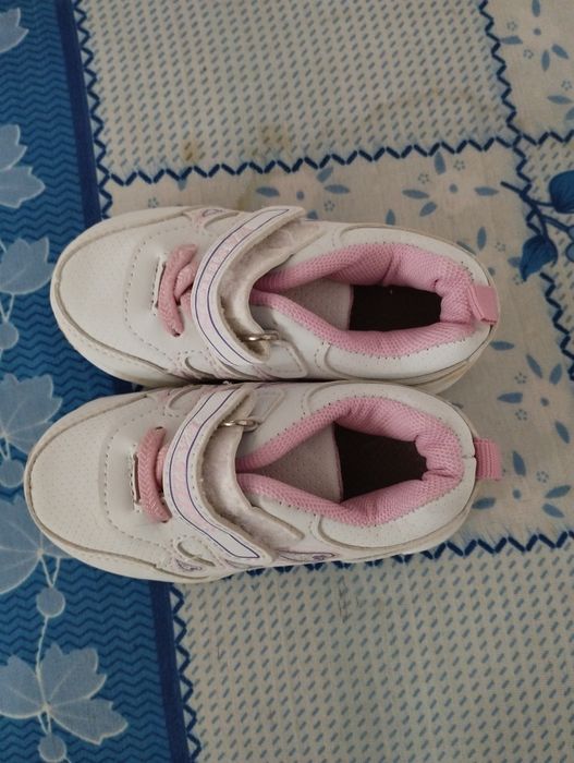 Продам красовки детские