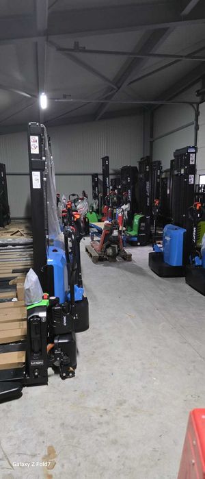 Transpalet electric cu catarg, Manipulare paleti 1.5 t, Pret avantajos