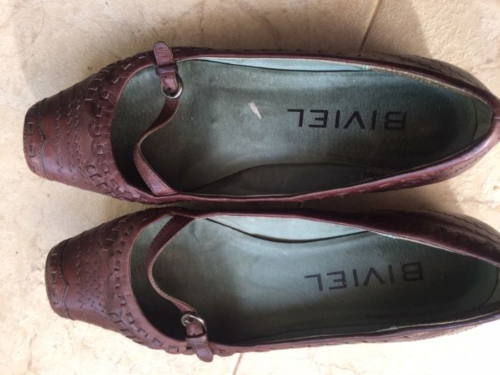 Продавам дамски обувки естествена кожа