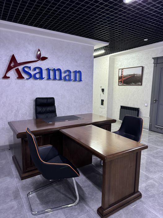 Direktorskiy stol va stullar sotiladi.  Продаётся директорский стол