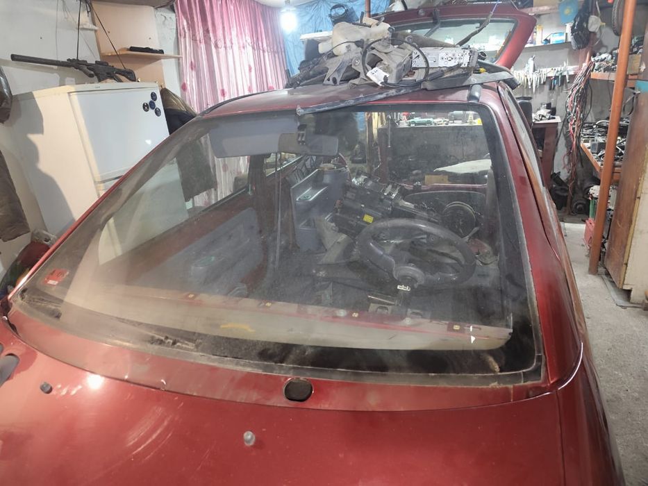 Лобовое стекло Рено твинго 1993год