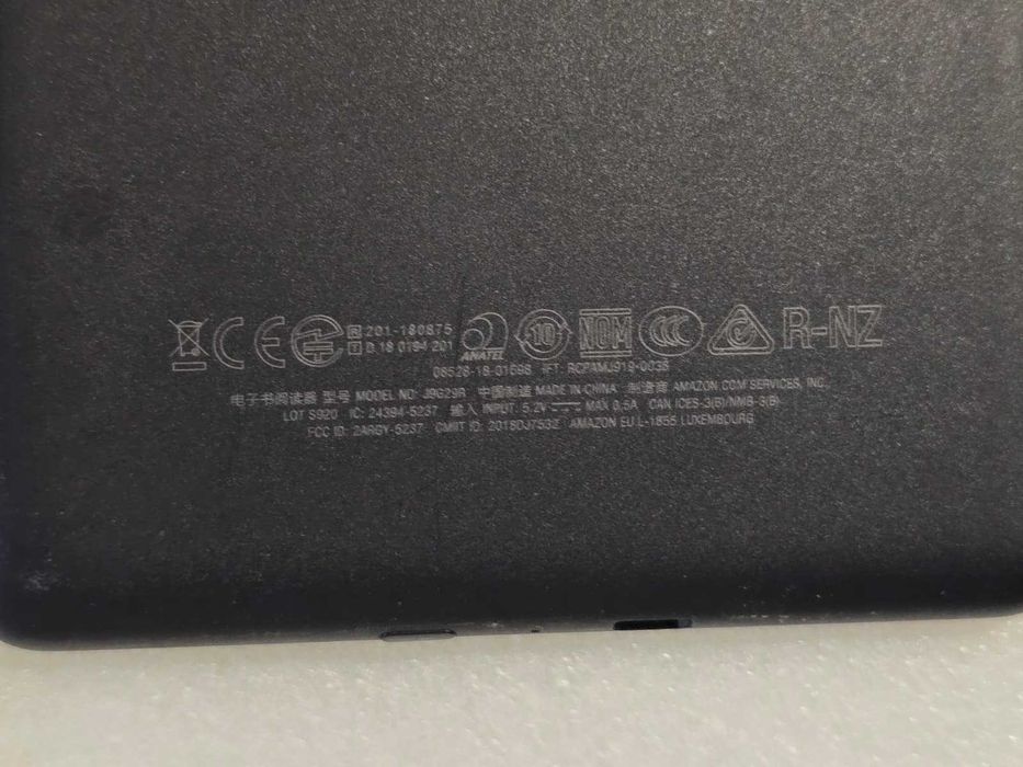 E-book reader Kindle 10th Gen, 8GB, Wi-Fi, Iluminata, 167 ppi, Husă