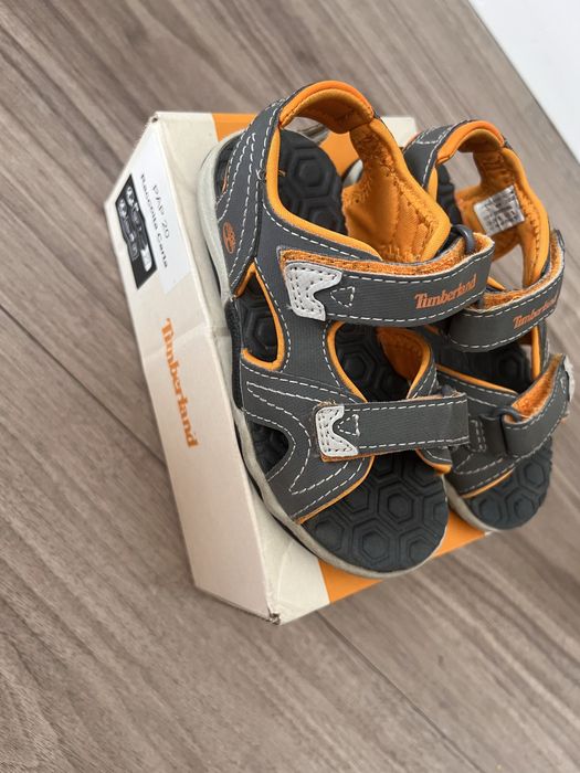 Продам сандали 26 Timberland