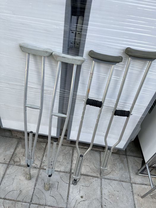 Инвалидни проходилки патерици