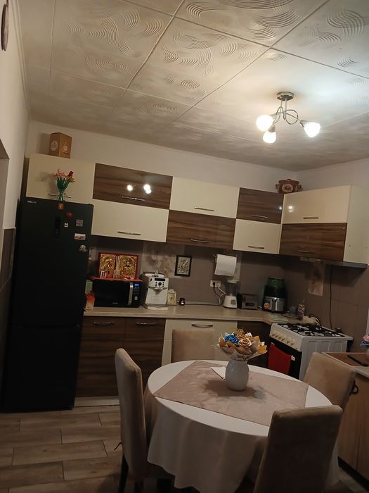 Apartament la casă cu două camere Aradul Nou