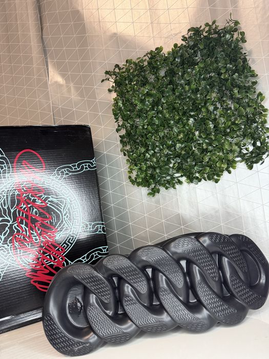 Versace Chain Reaction Black 42