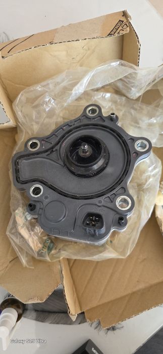 Водна Помпа Toyota hibrid 1.8,2.0