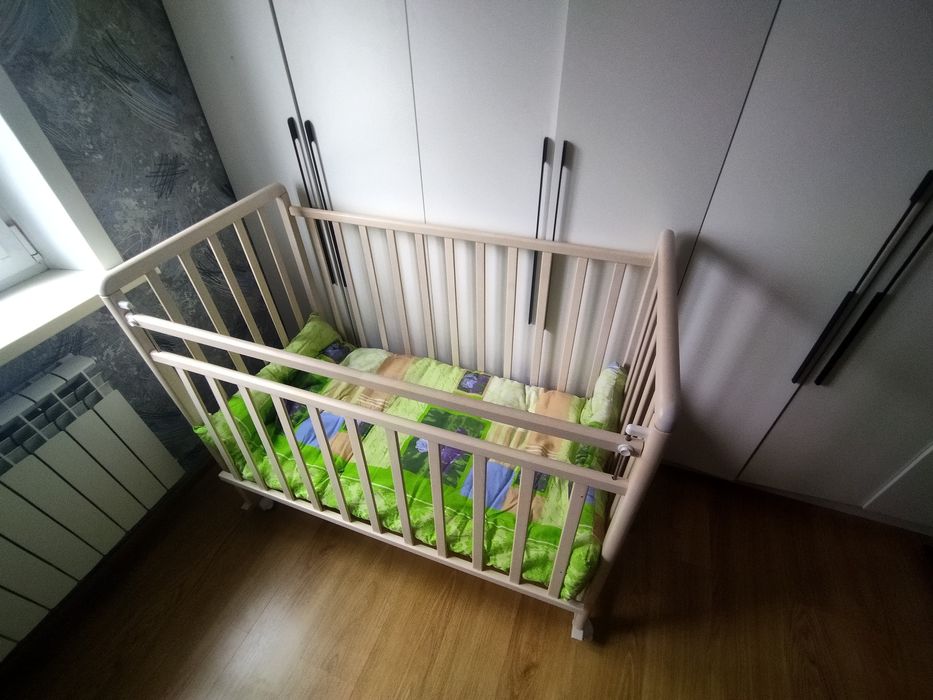 Продам детскую кроватку