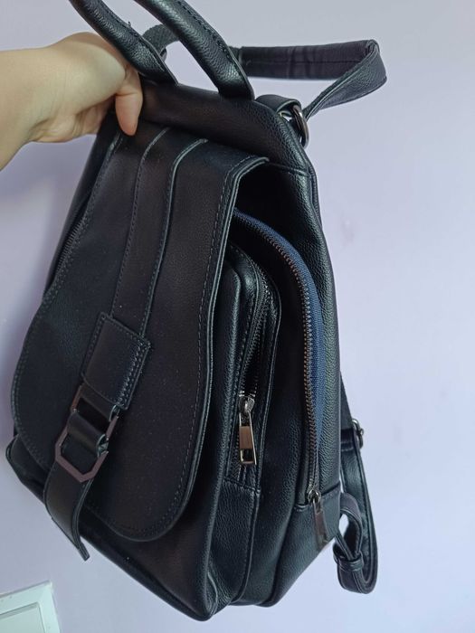 Стилна кожена раничка