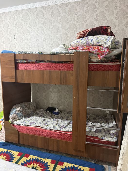 Двухяростьная кровать