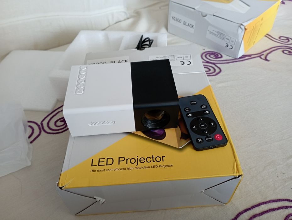 LED проектор със звук