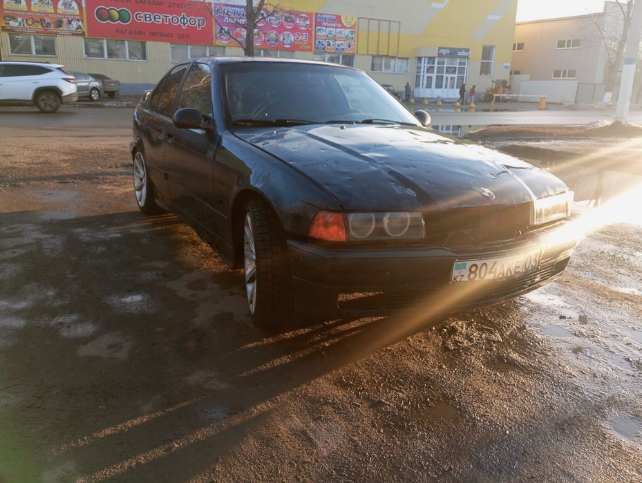 Продам БМВ.  е36