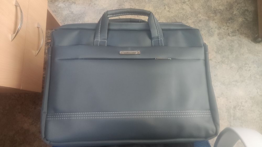 сумка для ноутбука новая