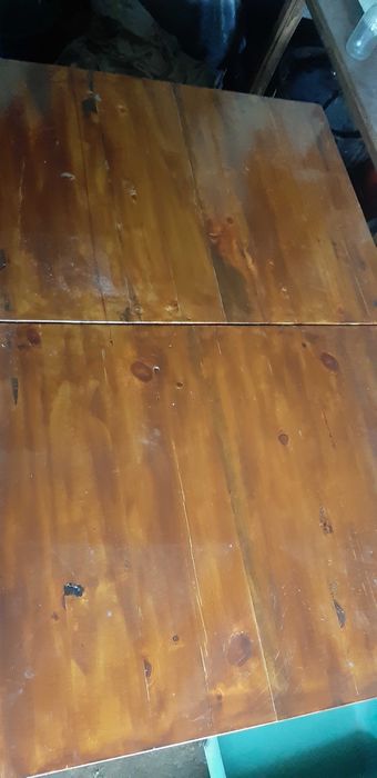 Ръчно изработена дървена маса