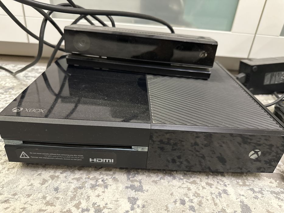 Продам Xbox one + Kinect