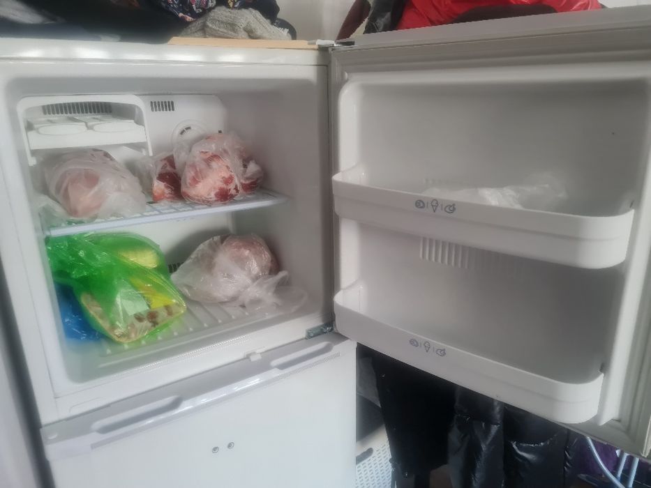 Холодильник LG  почти новый