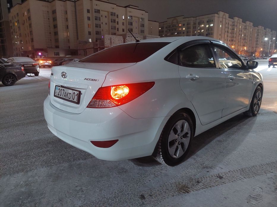 Хундай Акцент 2013 год