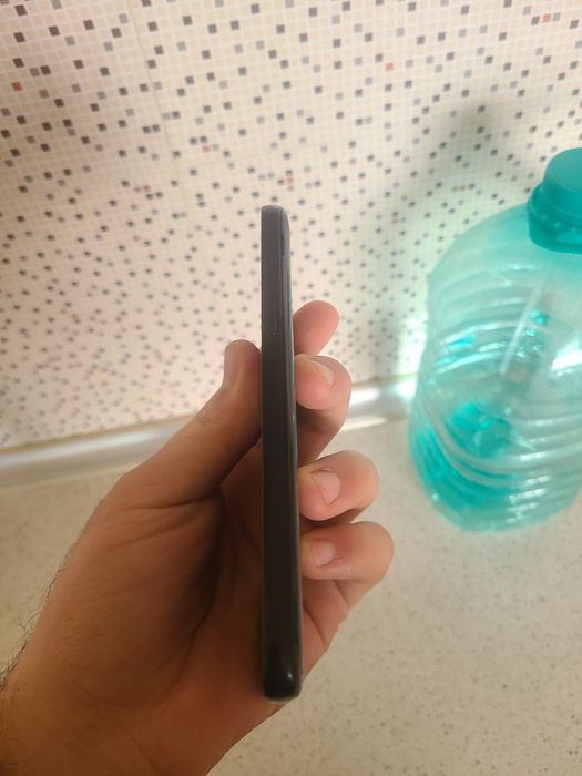 Samsung galaxy j2 core sotiladi