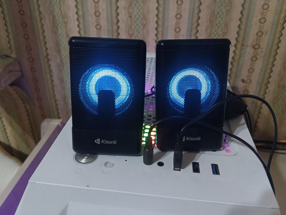 Колонки новые с РГБ