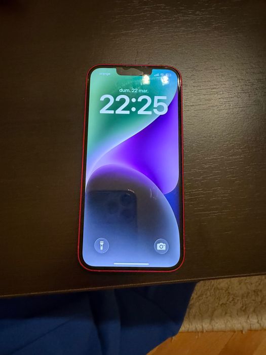 IPhone 14 roșu,în stare foarte buna