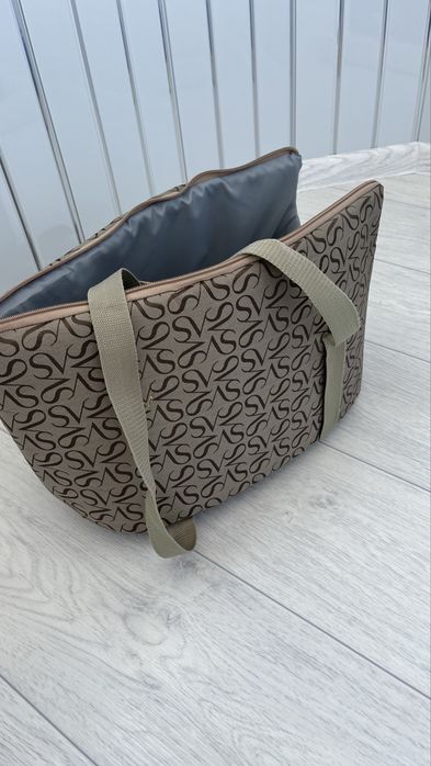 Продам переноску для маленькой собачки